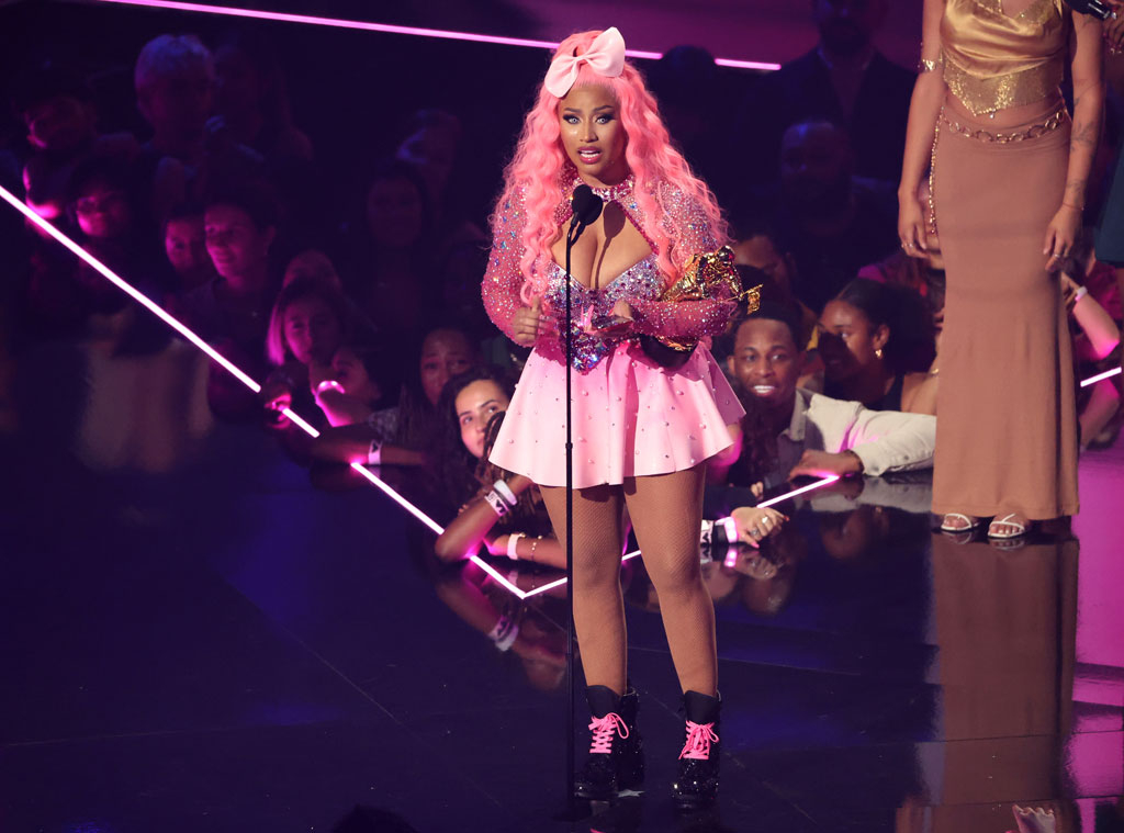 Nicki Minaj Brings Barbiecore Style to 2022 VMAs in 2 Dazzling Head-to-Toe  Pink Outfits