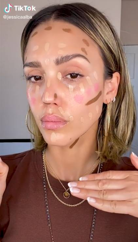 Jessica Alba, Makeup, TikTok