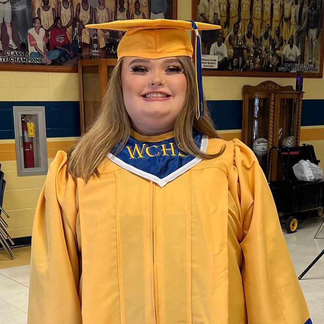 Alana “Honey Boo Boo” Thompson Takes Her Senior Photos Alana “Honey Boo Boo” Thompson Takes Her Senior Photos