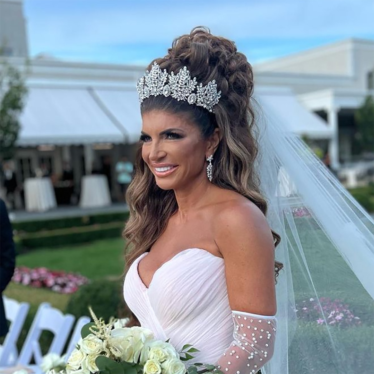 See Photos From Teresa Giudice s Glamorous Wedding to Luis Ruelas