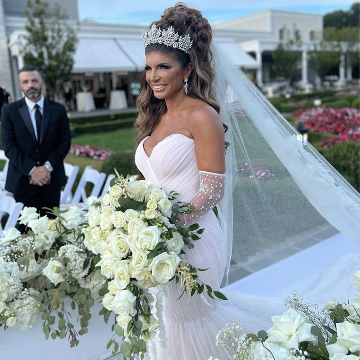 Teresa Giudice's Stylist Breaks Down the Star's $10,000 Wedding Hairdo - E!  Online