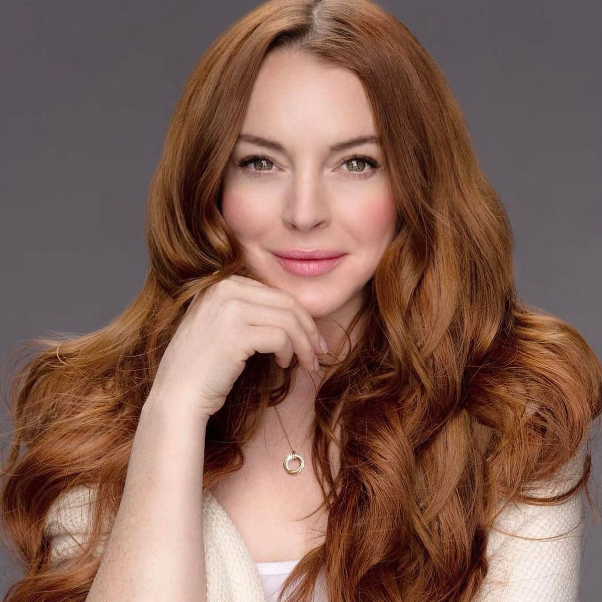 Lindsay Lohan Gets Caught Up In a Love Triangle In Netflix's 'Irish Wish'  Trailer - Watch Now!: Photo 5016032