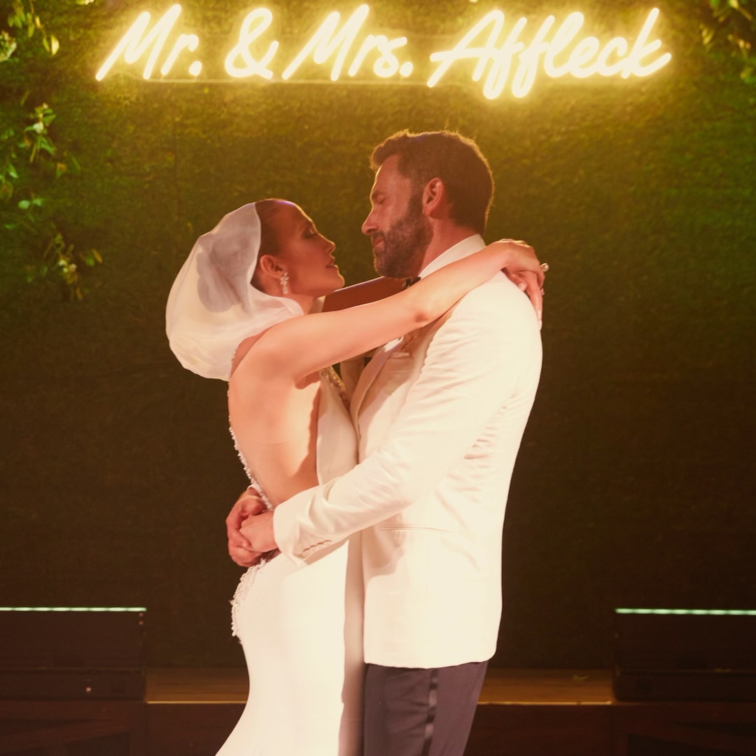 Jennifer Lopez Reveals She and Ben Affleck Had Stomach Bugs During Wedding ...