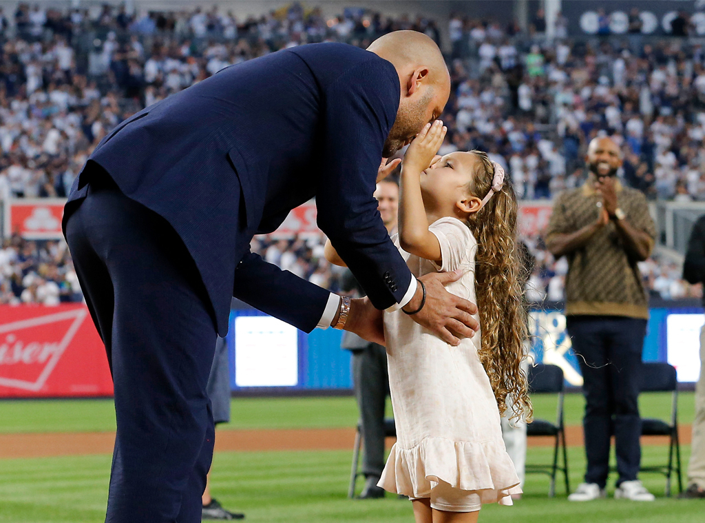 Suiting Up for a Ceremony, Derek Jeter Swings for the Fences - The New York  Times