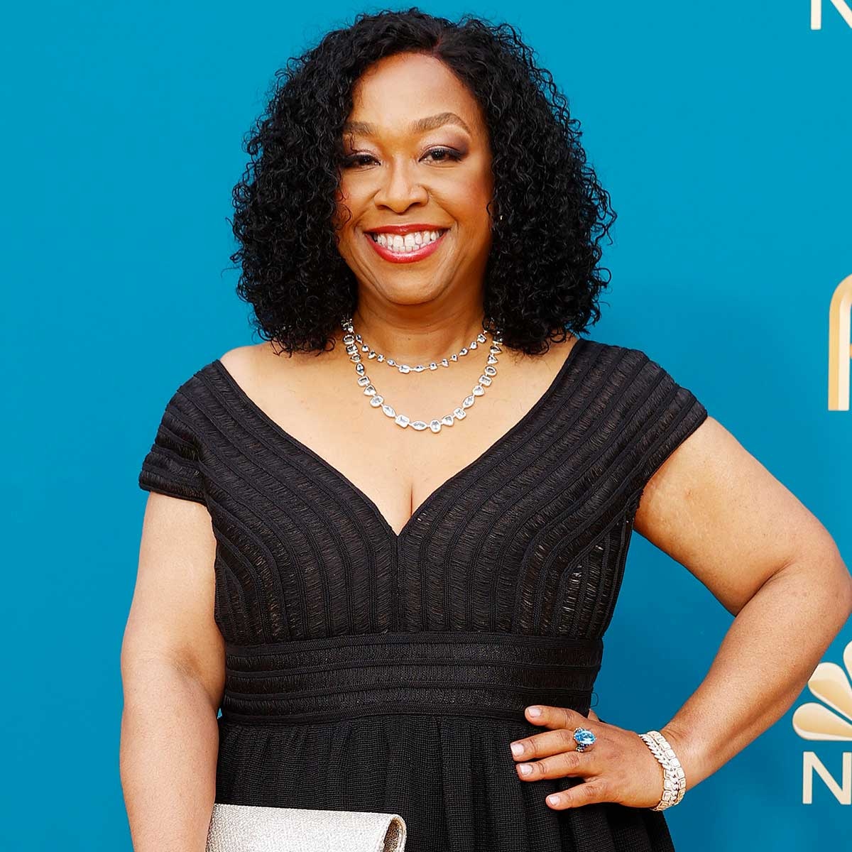 Shonda Rhimes, 2022 Emmy Awards, Emmys, Red Carpet Fashions