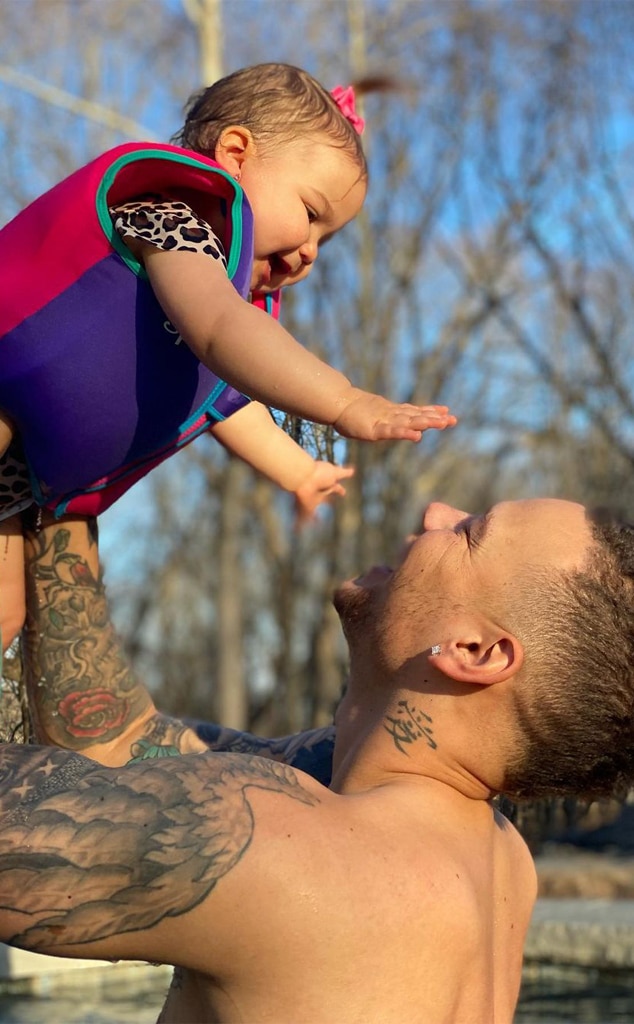 Los dulces momentos de papá de Kane Brown están garantizados para hacer que tu corazón cante