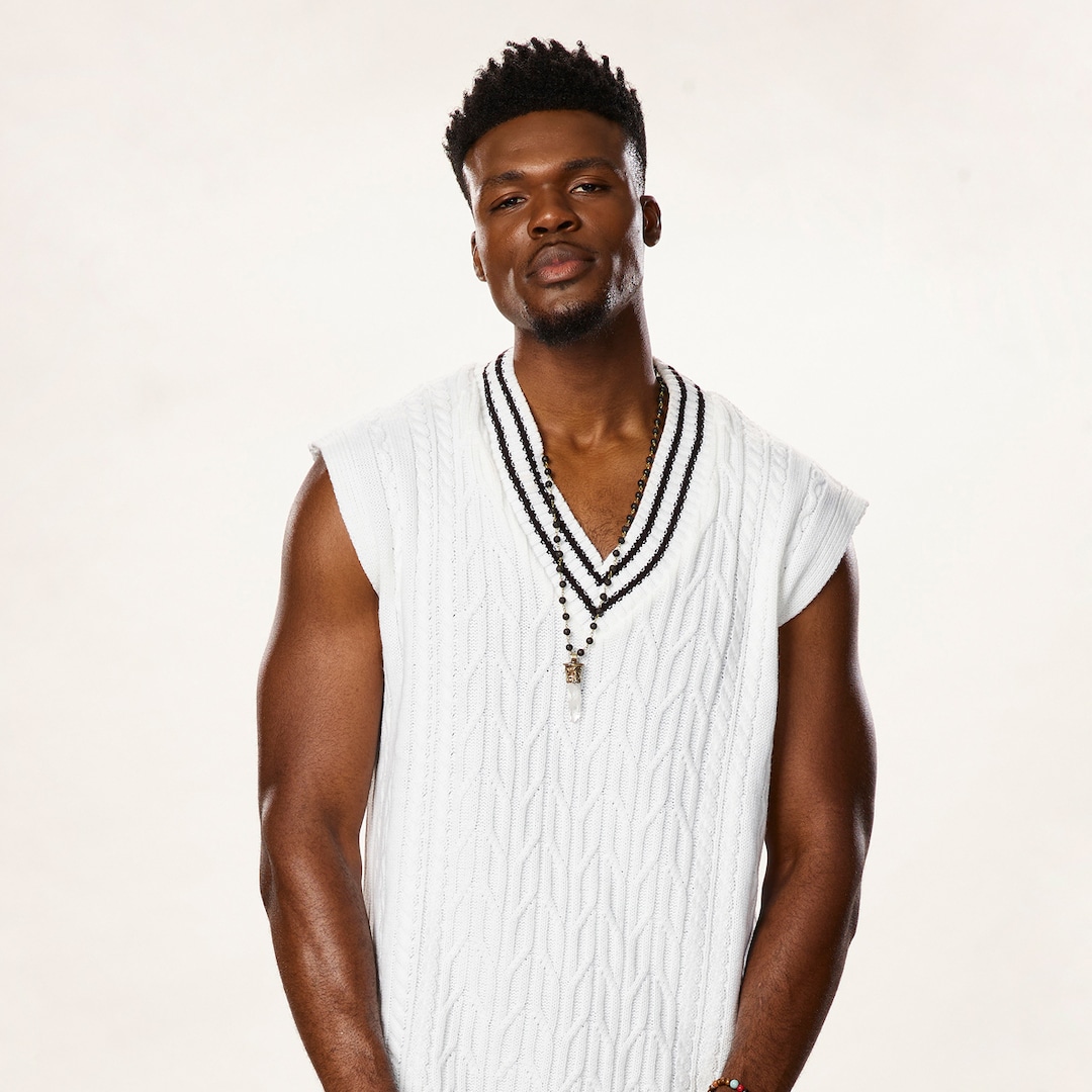 The Voice Preview: Contestant Andrew Igbokidi Wows the Judges With Billie Eilish Cover