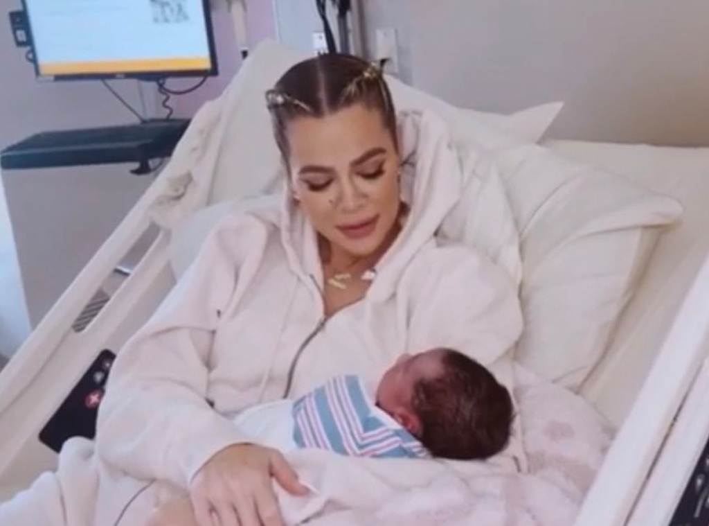 https://akns-images.eonline.com/eol_images/Entire_Site/2022822/rs_1024x759-220922034948-1024-khloe-kardashian-baby-boy.jpg?fit=around%7C1024:759&output-quality=90&crop=1024:759;center,top