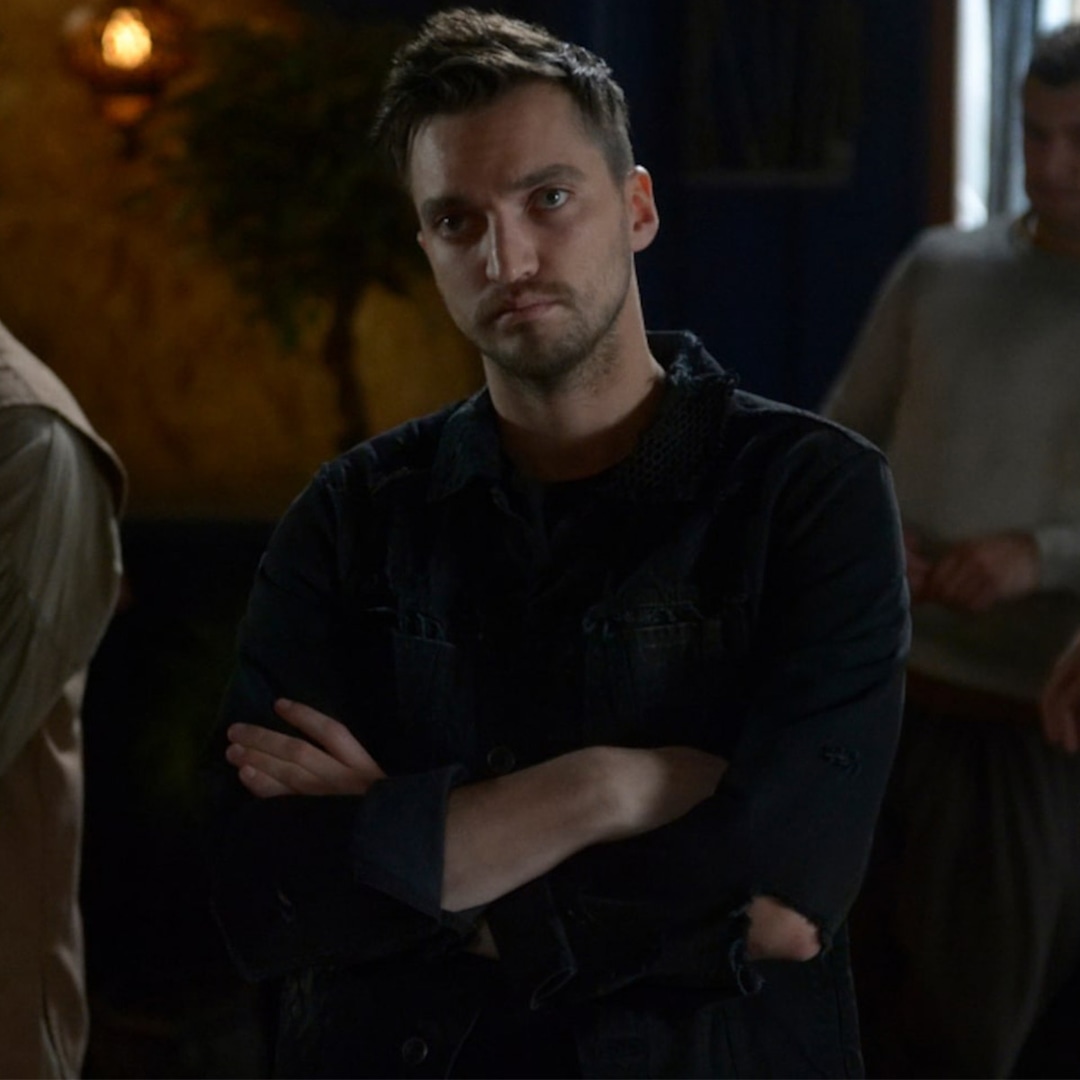 Richard Harmon The 100 Richard Harmon The 100 John Murphy Black Bomber