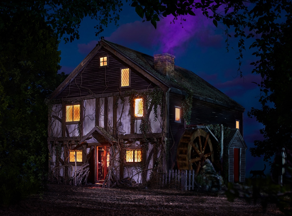 Hocus Pocus Cottage, Airbnb