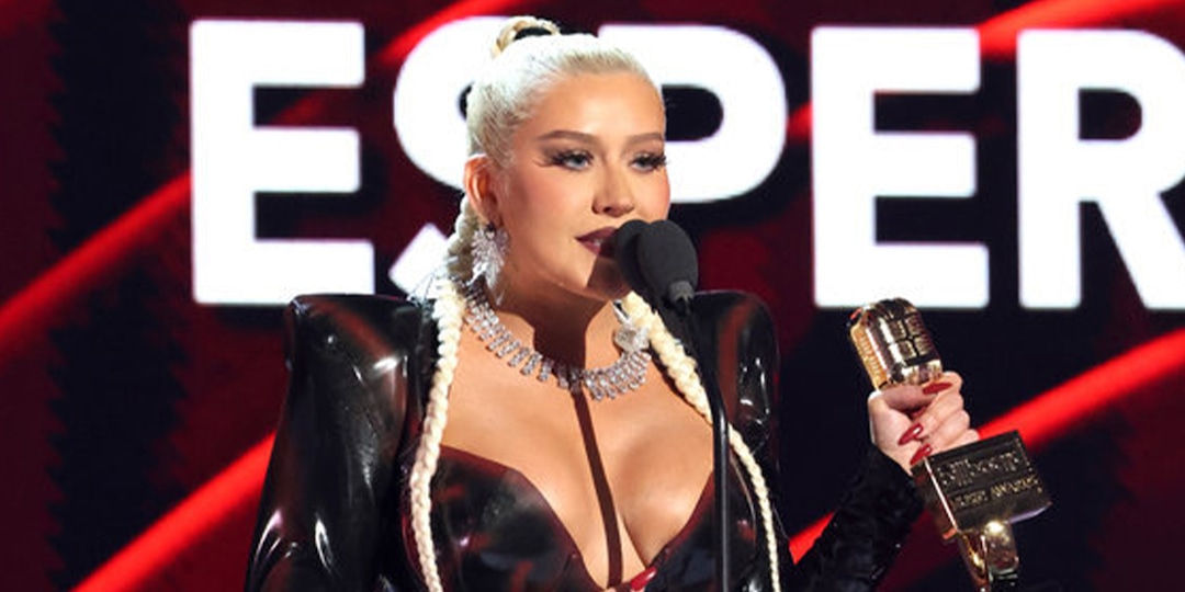 Christina Aguilera Shares Lesson From “Chaotic” Environment Growing Up - E! Online.jpg
