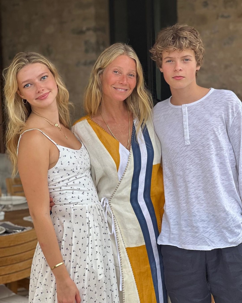 Gwyneth Paltrow S Kids Apple Moses Martin Look So Grown Up In New Pic E Online Gwyneth Paltrow S Kids Apple Moses Martin Look So Grown Up In New Pic E Online
