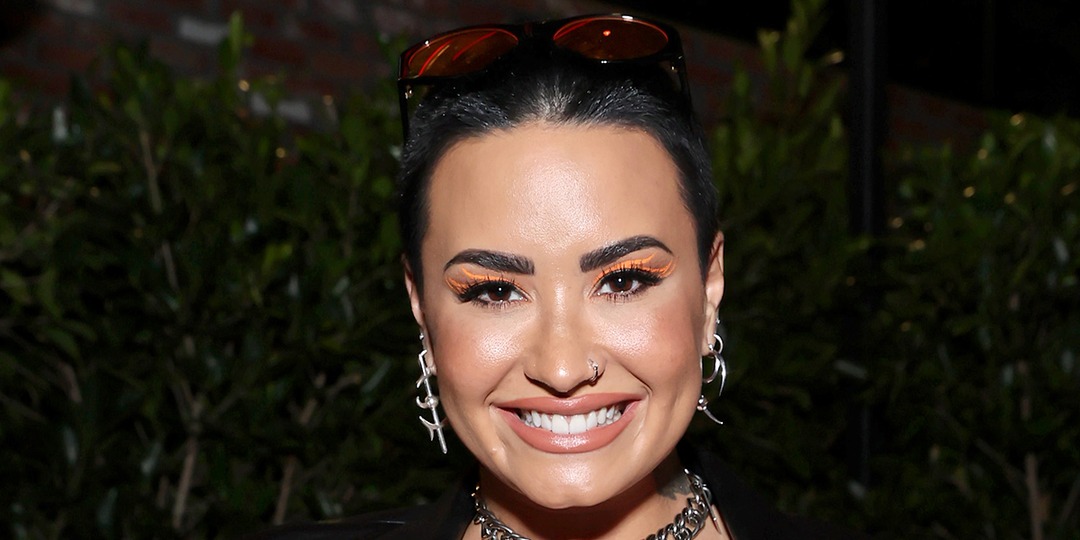 We're Confident You'll Love Demi Lovato's Modern California Home - E! Online.jpg