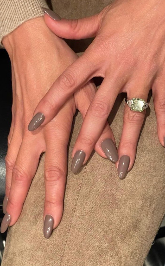 Fall 2022 Nail Trends Celeb Manicurists Say Will Be Your New Obsession