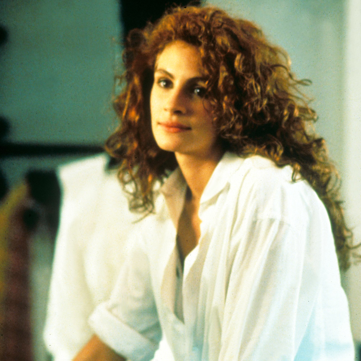 https://akns-images.eonline.com/eol_images/Entire_Site/2022917/rs_1200x1200-221017125814-1200-Pretty_Woman-Julia_Roberts_romcoms-gj.jpg?fit=around%7C600:600&output-quality=90&crop=600:600;center,top