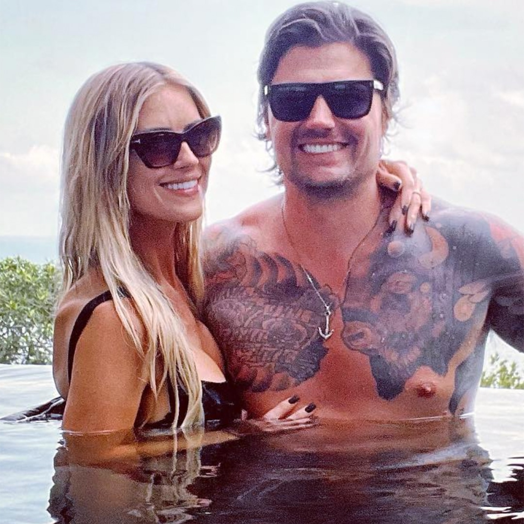 Кристина Хол и Джош Хол от Flip or Flop които