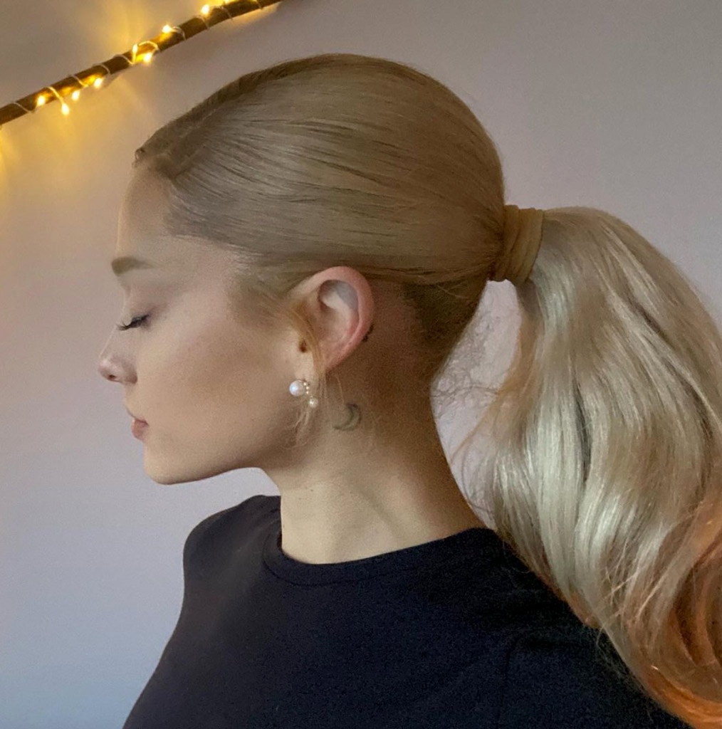 This clip-in ponytail makes me look like Ariana Grande