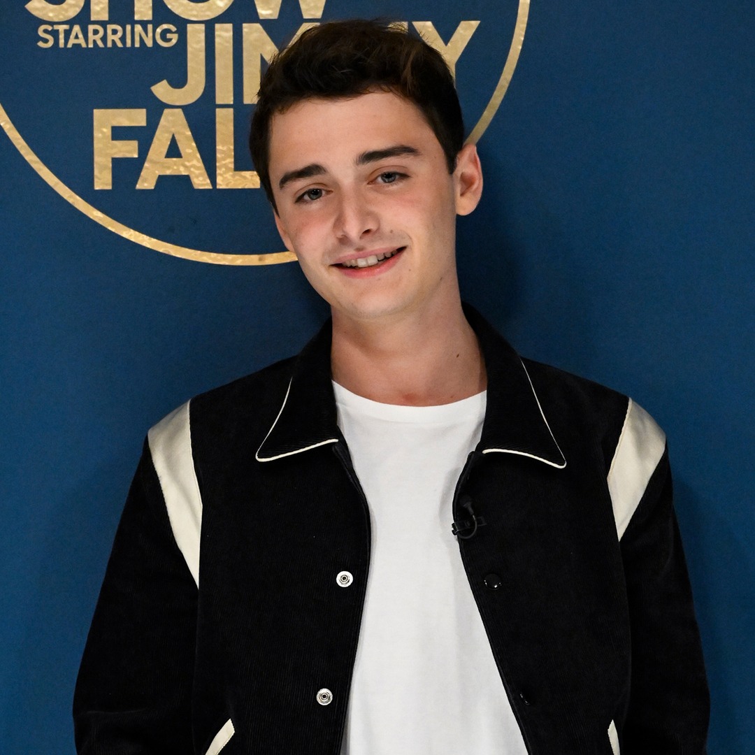 How Stranger Things’ Noah Schnapp Guilt-Tripped Shawn Mendes Into Following