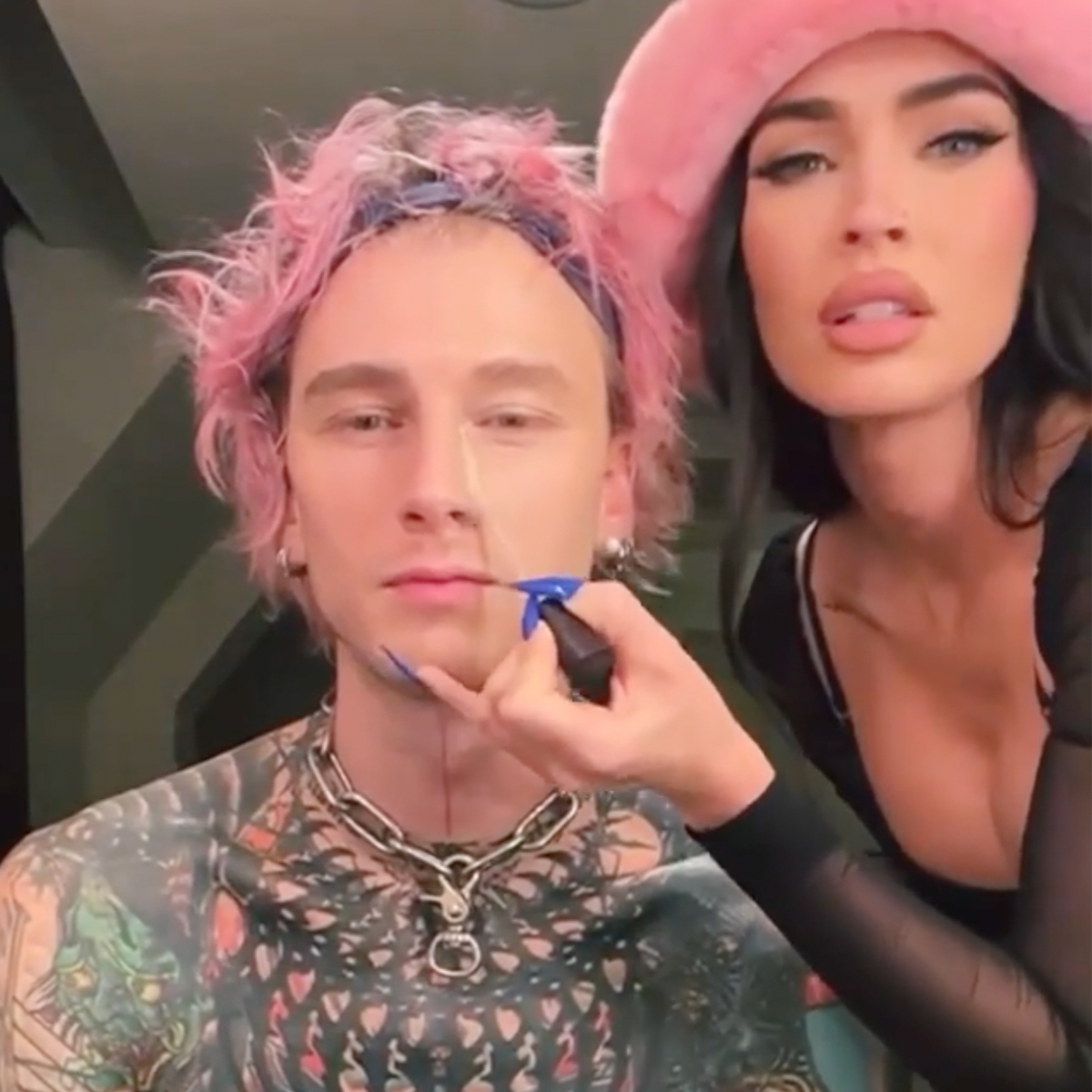 1200px x 1200px - Watch Megan Fox Do FiancÃ© Machine Gun Kelly's Makeup in Must-See Video