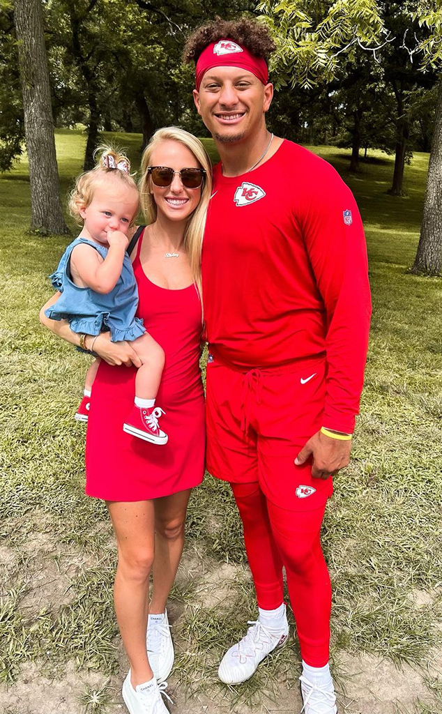 Patrick Mahomes' wife Brittany shares adorable Thanksgiving family