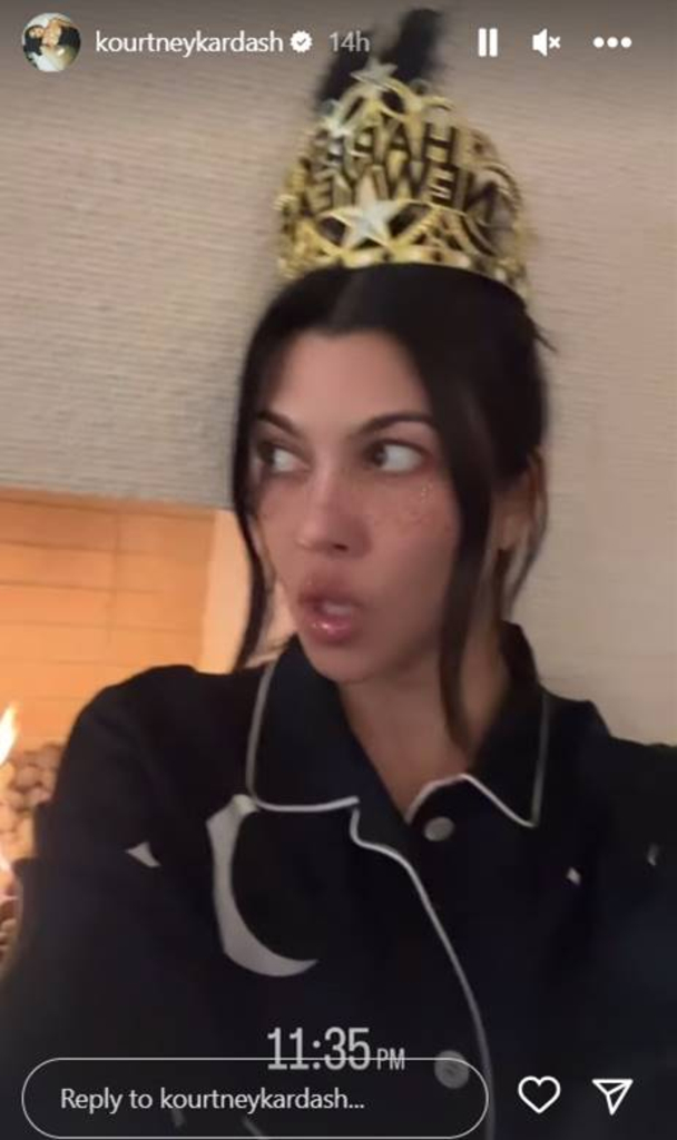 Photos from KardashianJenners Celebrate New Year's Eve 2022(01)