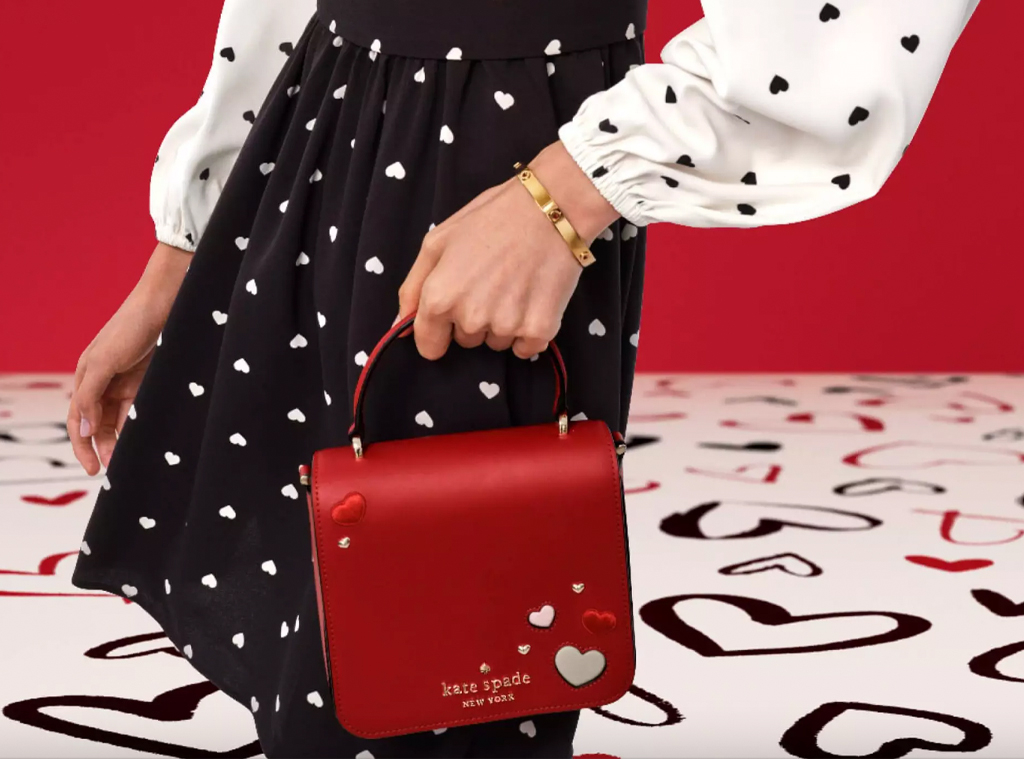 Kate Spade New York Center Logo Gift Box Pink : : Shoes & Handbags