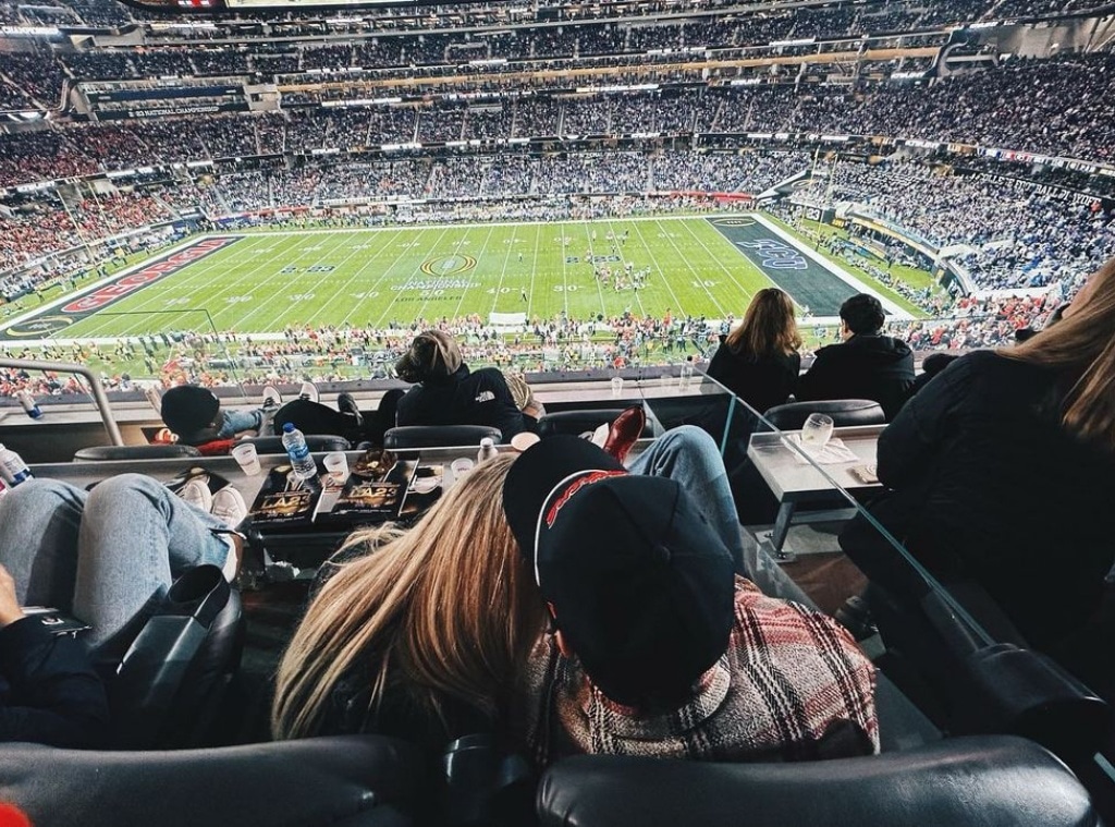 Chase Stokes, Kelsea Ballerini