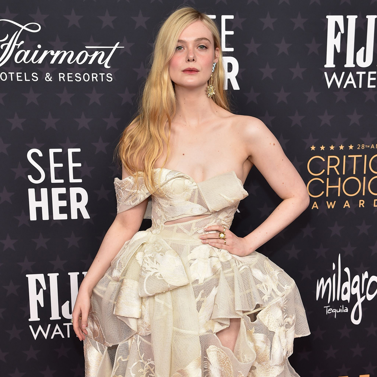 Elle Fanning Talks About the Glee Sequence in 'Girl From