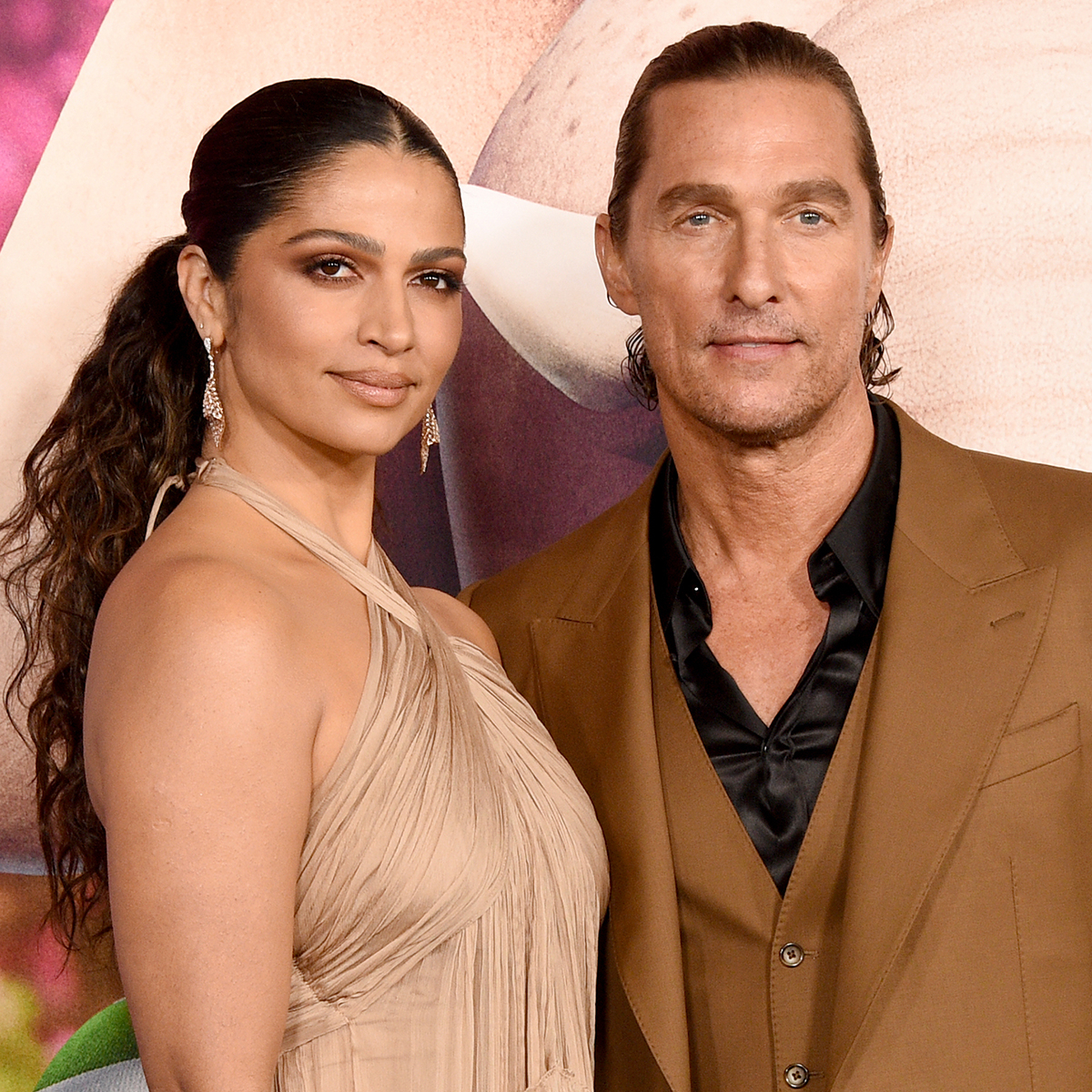 https://akns-images.eonline.com/eol_images/Entire_Site/2023016/rs_1200x1200-230116110827-1200-Camila-Alves-and-Matthew-McConaughey.cm.11623.jpg?fit=around%7C300:300&output-quality=90&crop=300:300;center,top