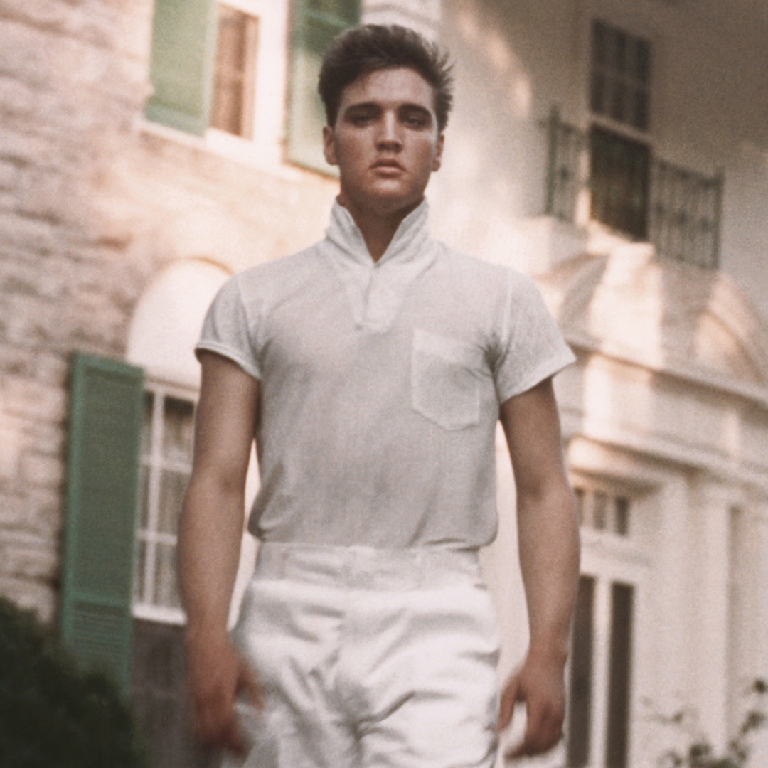 Elvis Presley’s Stepbrother Apologizes for “Derogatory” Allegations About Singer Elvis Presley’s Stepbrother Apologizes for “Derogatory” Allegations About Singer