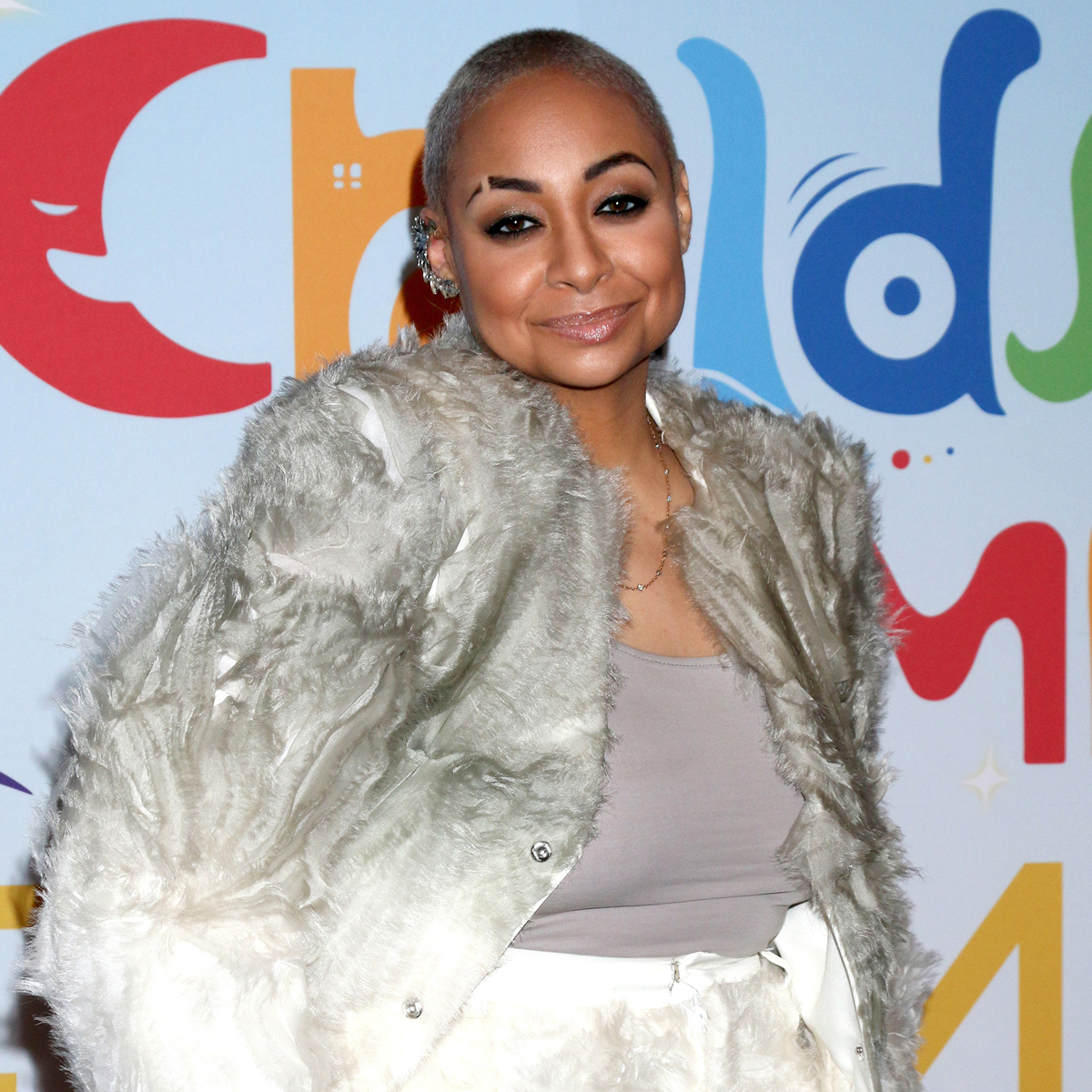 Raven-Symoné Reflects on the Vulnerability She Felt When Publicly Coming Out – E! Online