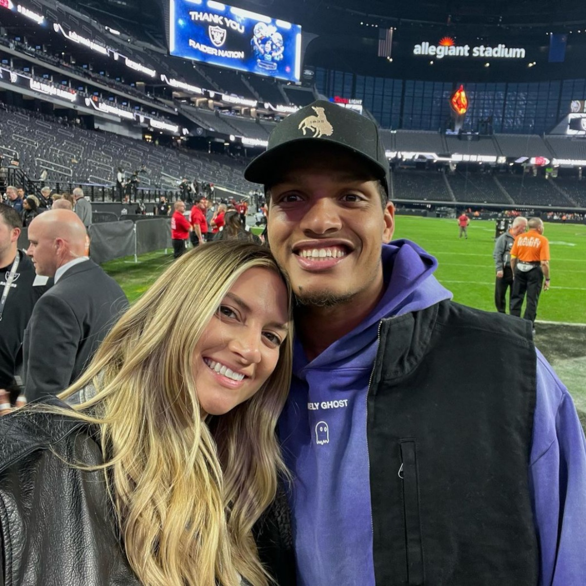 TikToker Allison Kuch & NFL Star Isaac Rochell Expecting First Baby - E!  Online