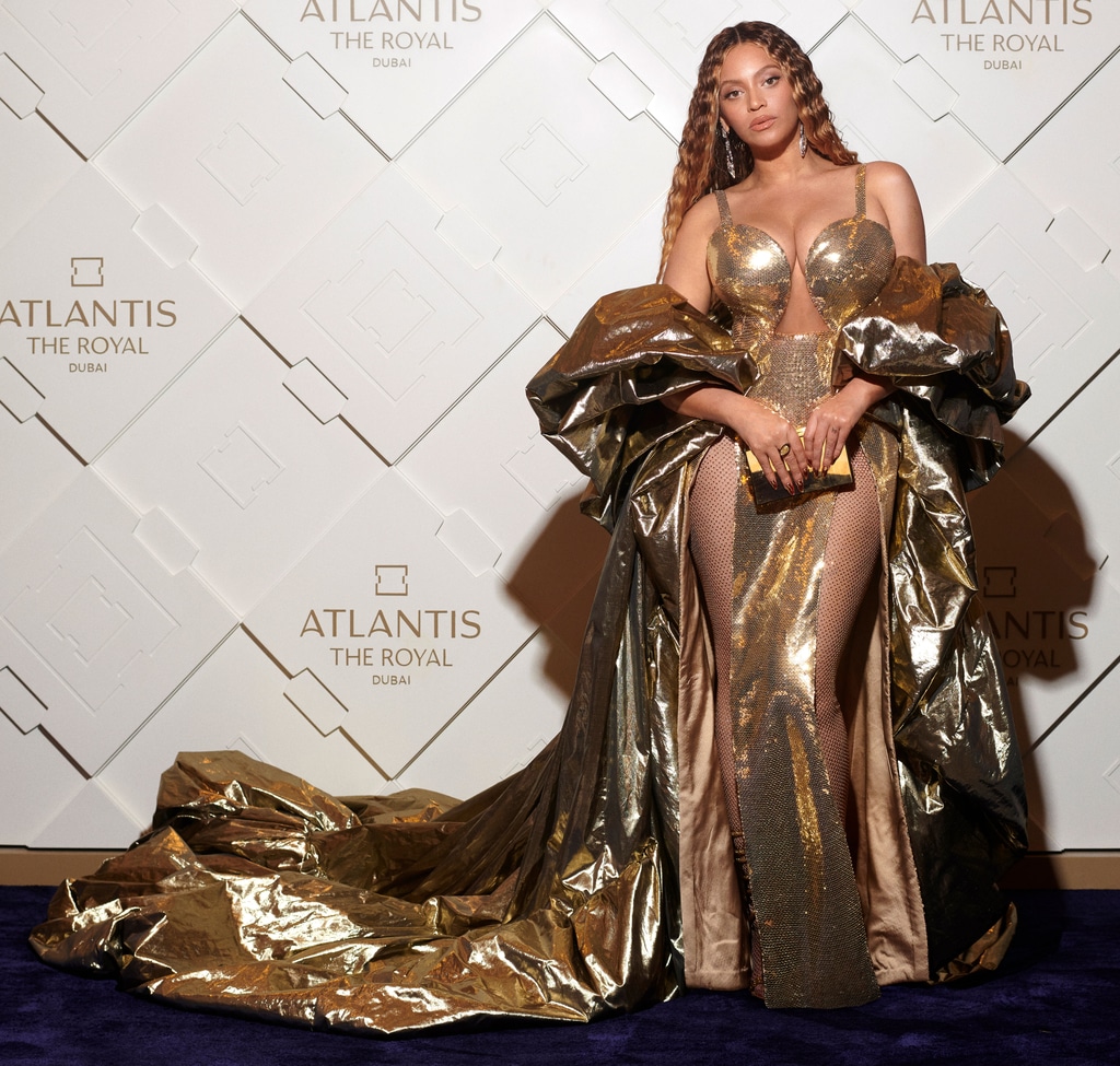 Beyonc Glitters in Dubai As She Performs First Concert in 4 Years Beyonc Glitters in Dubai As She Performs First Concert in 4 Years