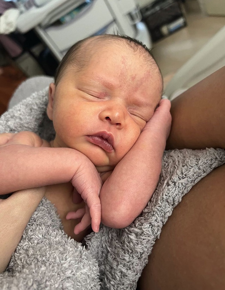 Chrissy Teigen, John Legend, baby Esti Legend, Instagram