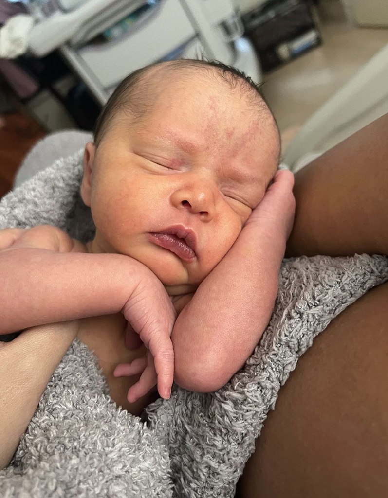 Chrissy Teigen, John Legend, baby Esti Legend, Instagram