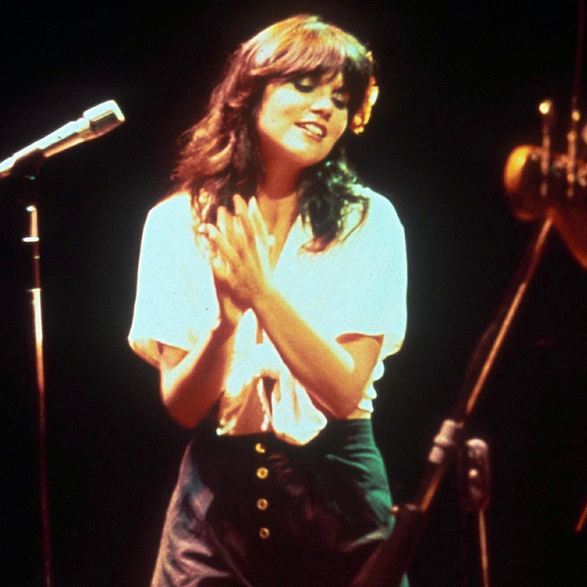 https://akns-images.eonline.com/eol_images/Entire_Site/2023030/rs_1200x1200-230130173823-1200-linda-ronstadt-shutterstock_editorial_66387b.jpg?fit=around%7C1080:540&output-quality=90&crop=1080:540;center,top