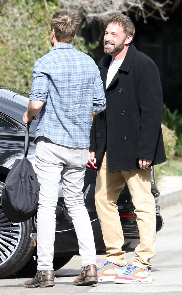 Jennifer Garner, Boyfriend John Miller Hold Hands in L.A.: Photos