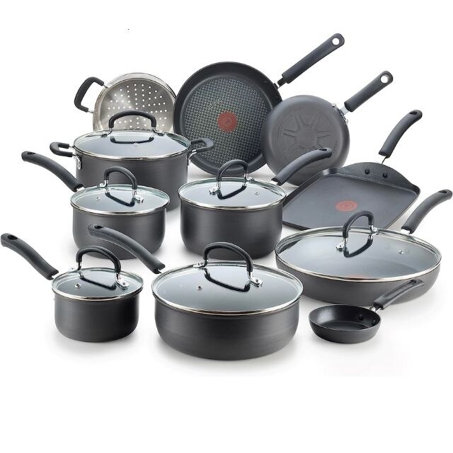 Hosting Holidays for the First Time? Here's the Best  Cookware