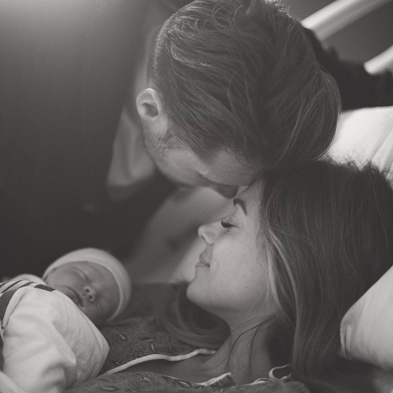 Jana Kramer, Allan Russell, Roman