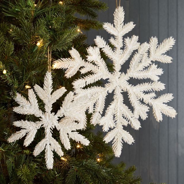 Under $25 Holiday Decorations For Whatever Style You're After