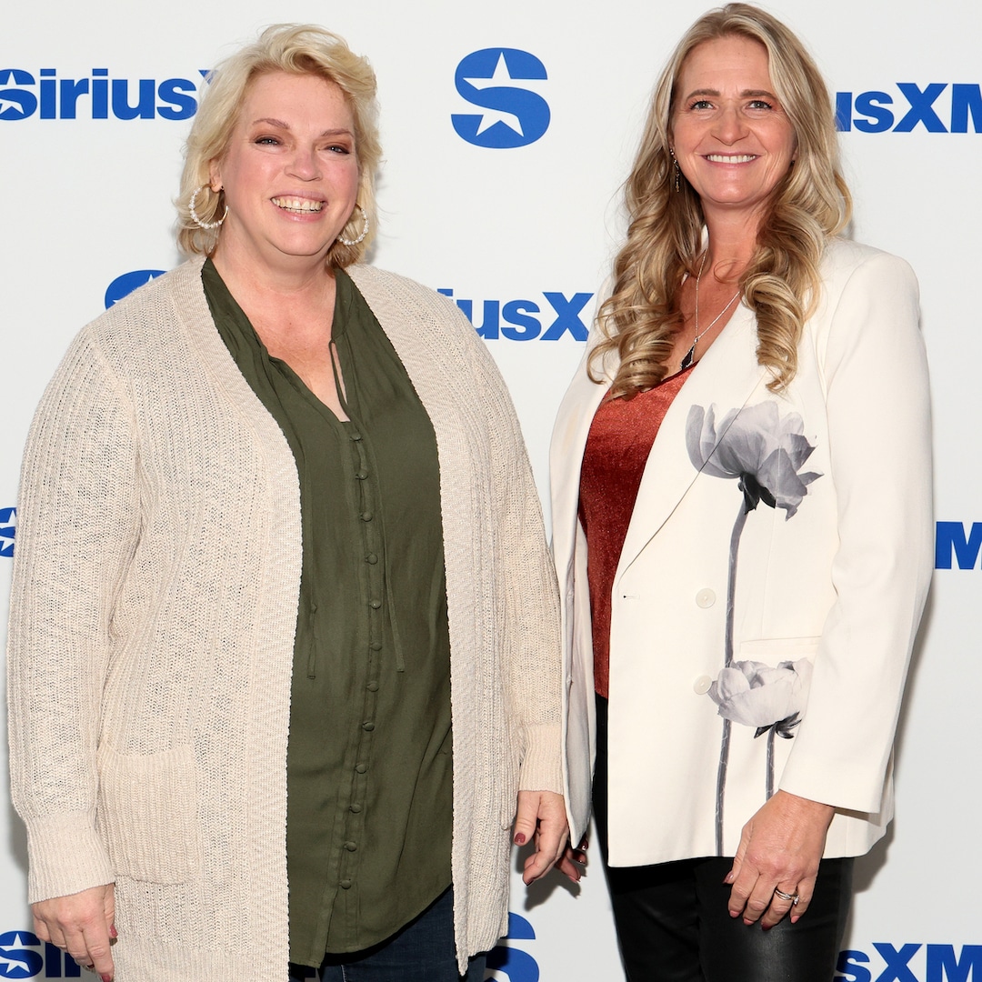 Винаги помнете че когато сочите пръста си към някого имате