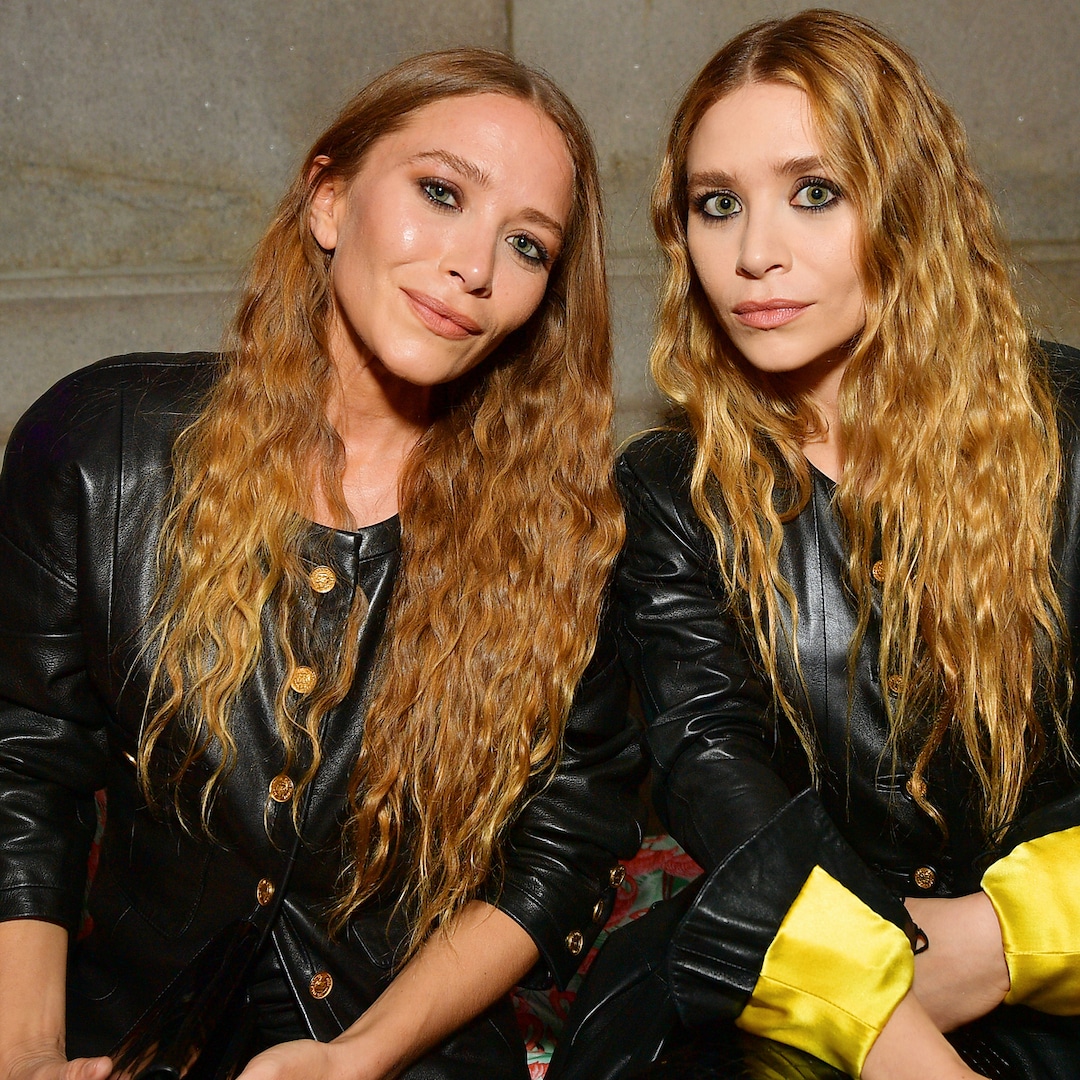 These Mary-Kate and Ashley Olsen Looks Prove They’re Two of a Kind These Mary-Kate and Ashley Olsen Looks Prove They’re Two of a Kind