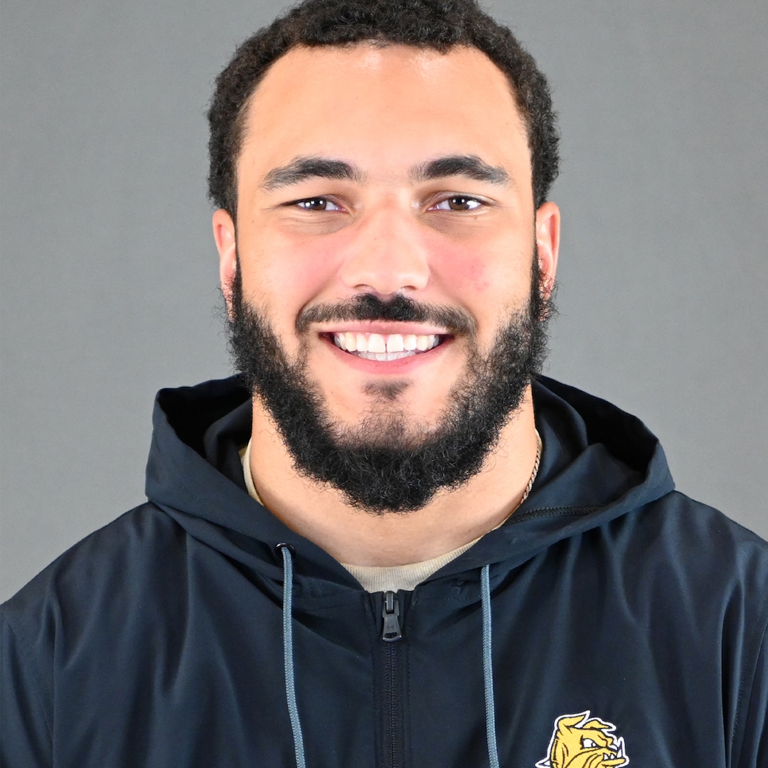 Спортната общност на колежа загуби любим член Рийд Райън футболист