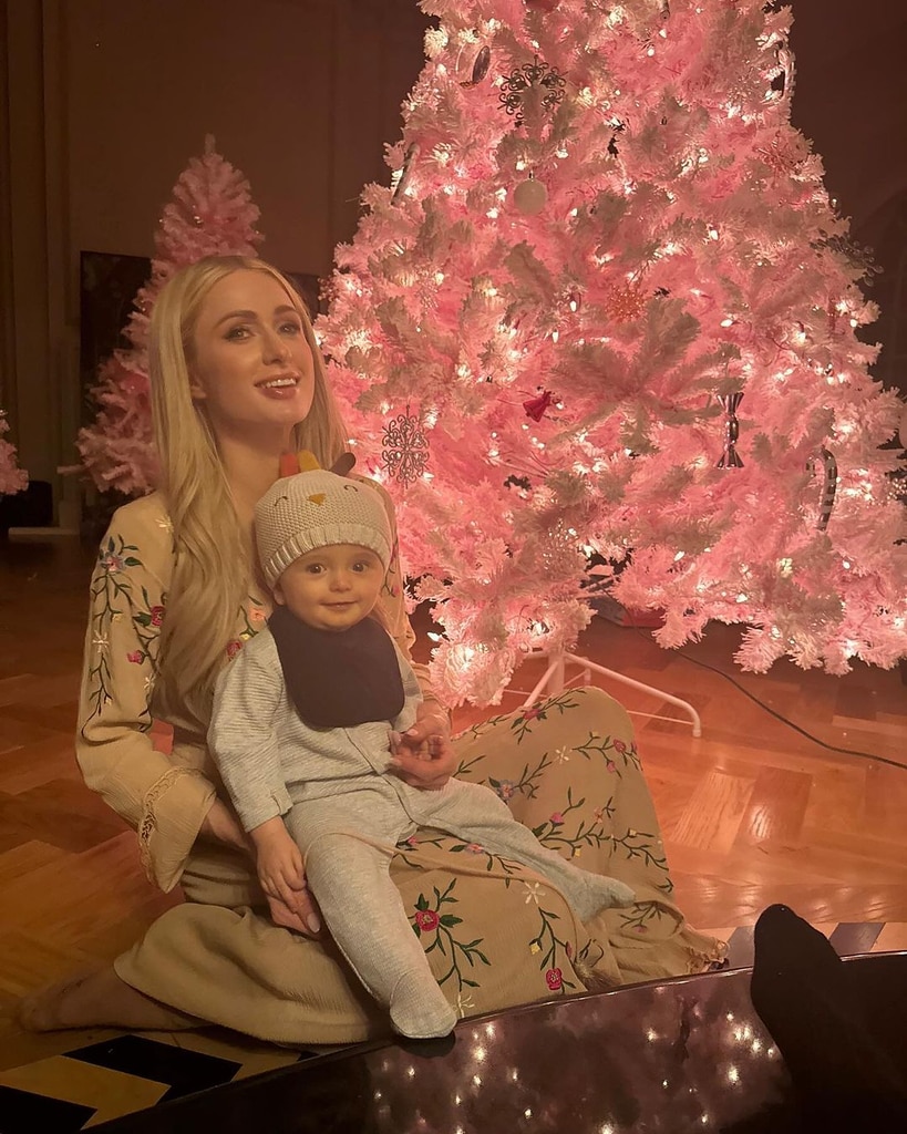 Paris Hilton'un Son Phoenix'in Sevimli Yeni Videosu İçin Yaşıyor Olacaksınız