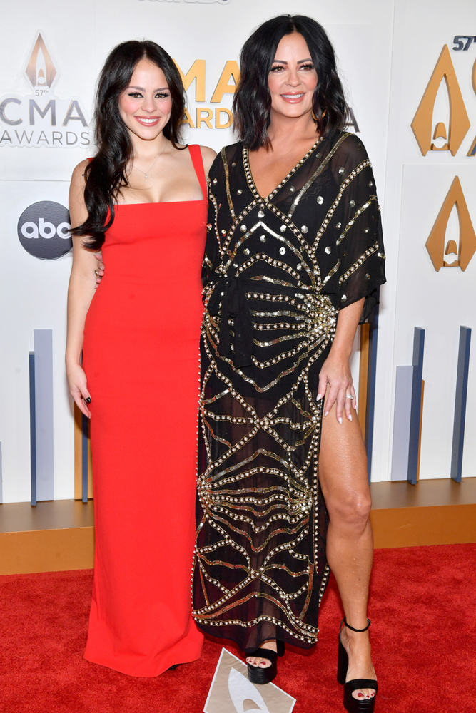 CMA Awards 2023, Olivia Evans and Sara Evans