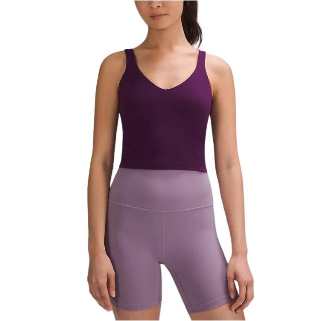I'm a sucker for a matching set. Any other millennials here get Home Alone  3 vibes from this? Swipe 🤣👉🏻 : r/lululemon