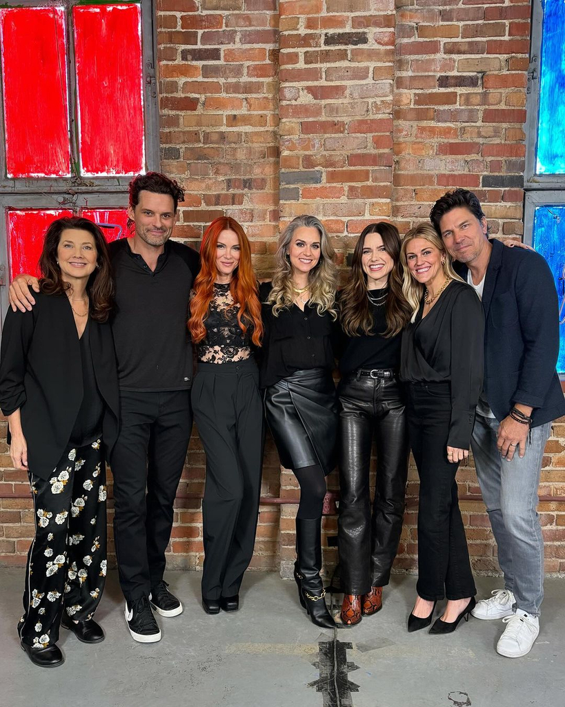 Photos from One Tree Hill Cast Reunite to Celebrate 20th Anniversary of