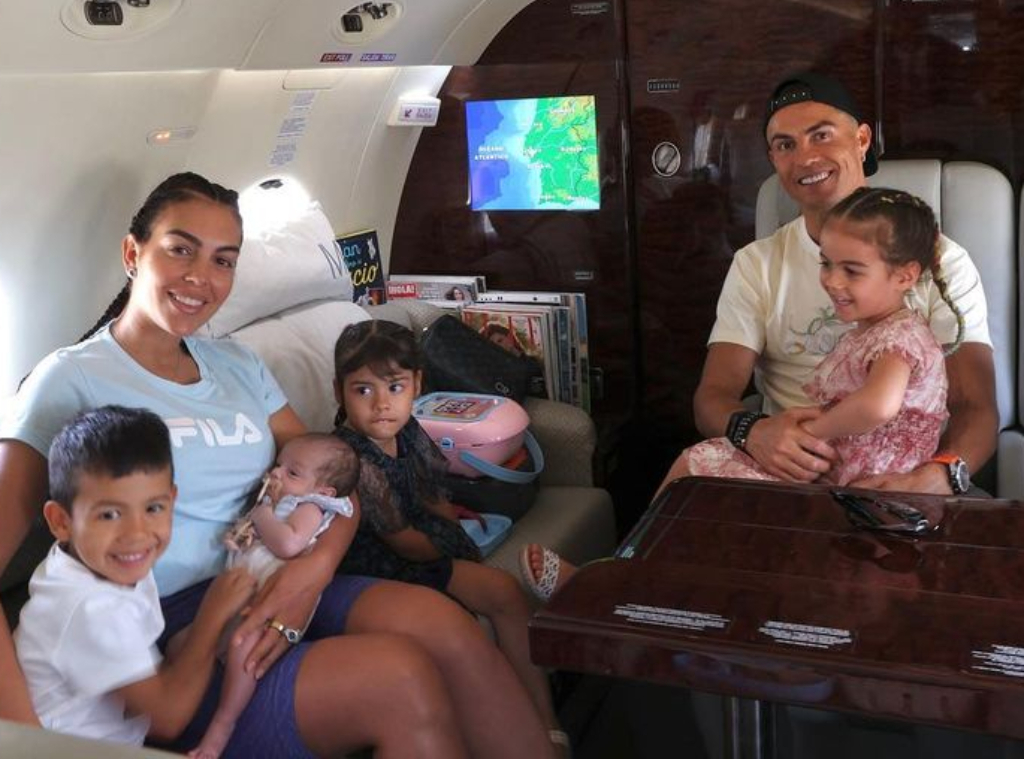 The Reason Cristiano Ronaldo And Georgina Rodríguez Are Selling Their Private Jet – E!  Online Latino