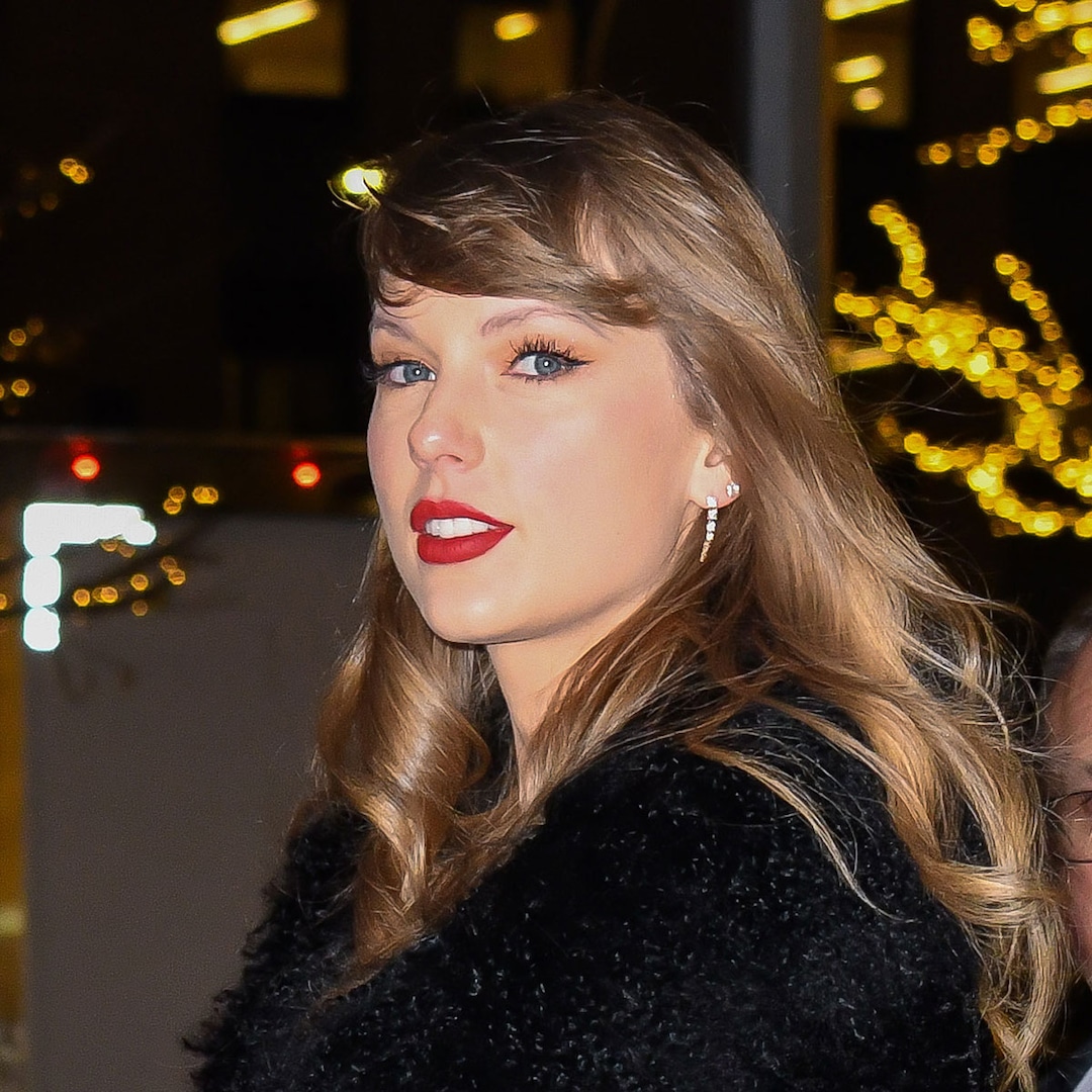 Taylor Swifts Super Sweet PreGame Treat for Travis Kelce Revealed  E NEWS Taylor Swifts Super Sweet PreGame Treat for Travis Kelce Revealed  E NEWS