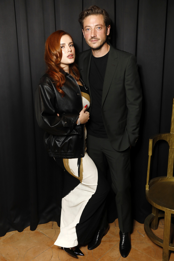 Bella Thorne, Mark Emms